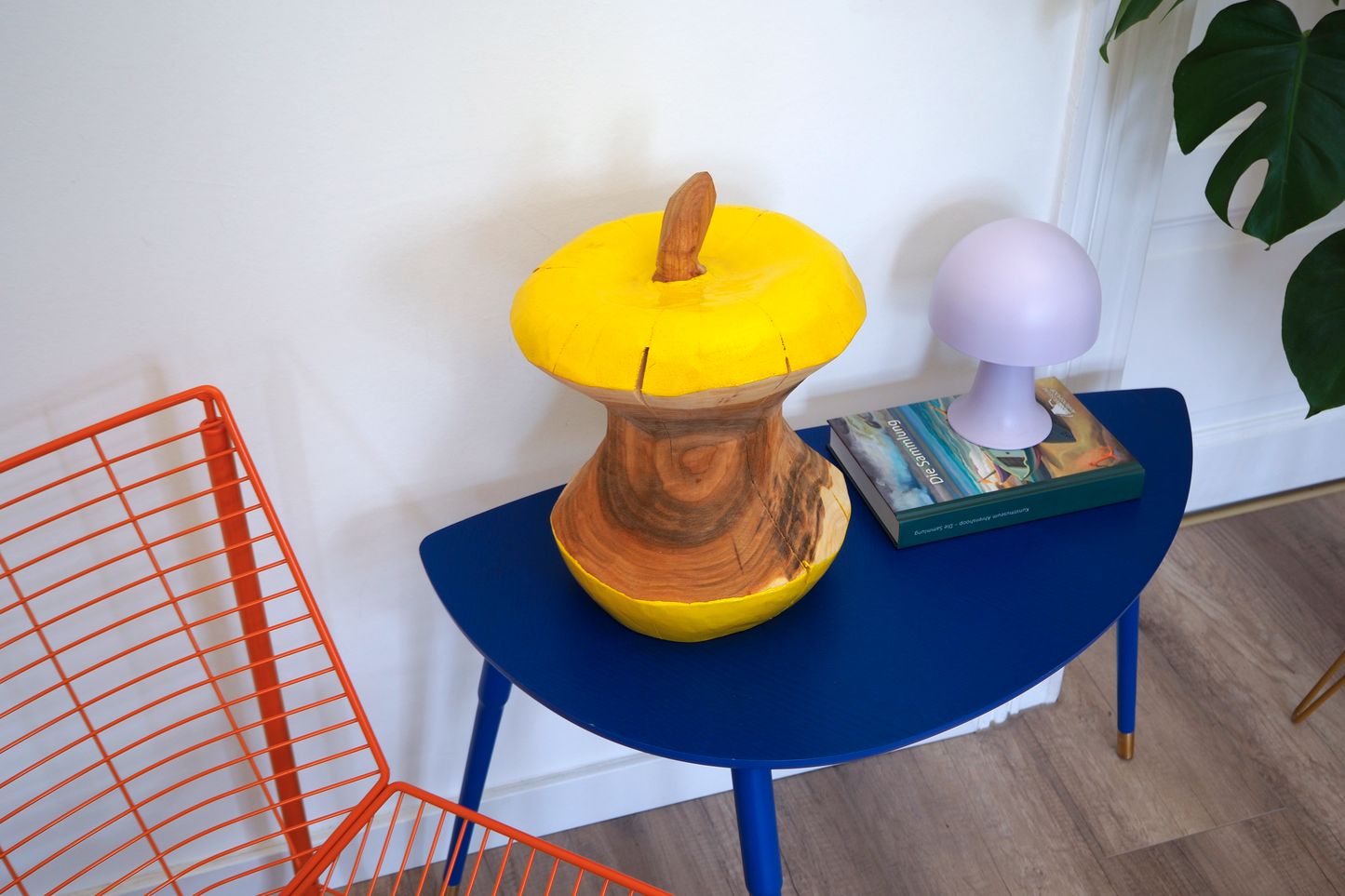 Gelber Apfelgriebsch - kleine Holzkunst mit Charakter