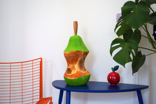 Grüner Birnengriebsch - kleine Holzkunst mit Charakter